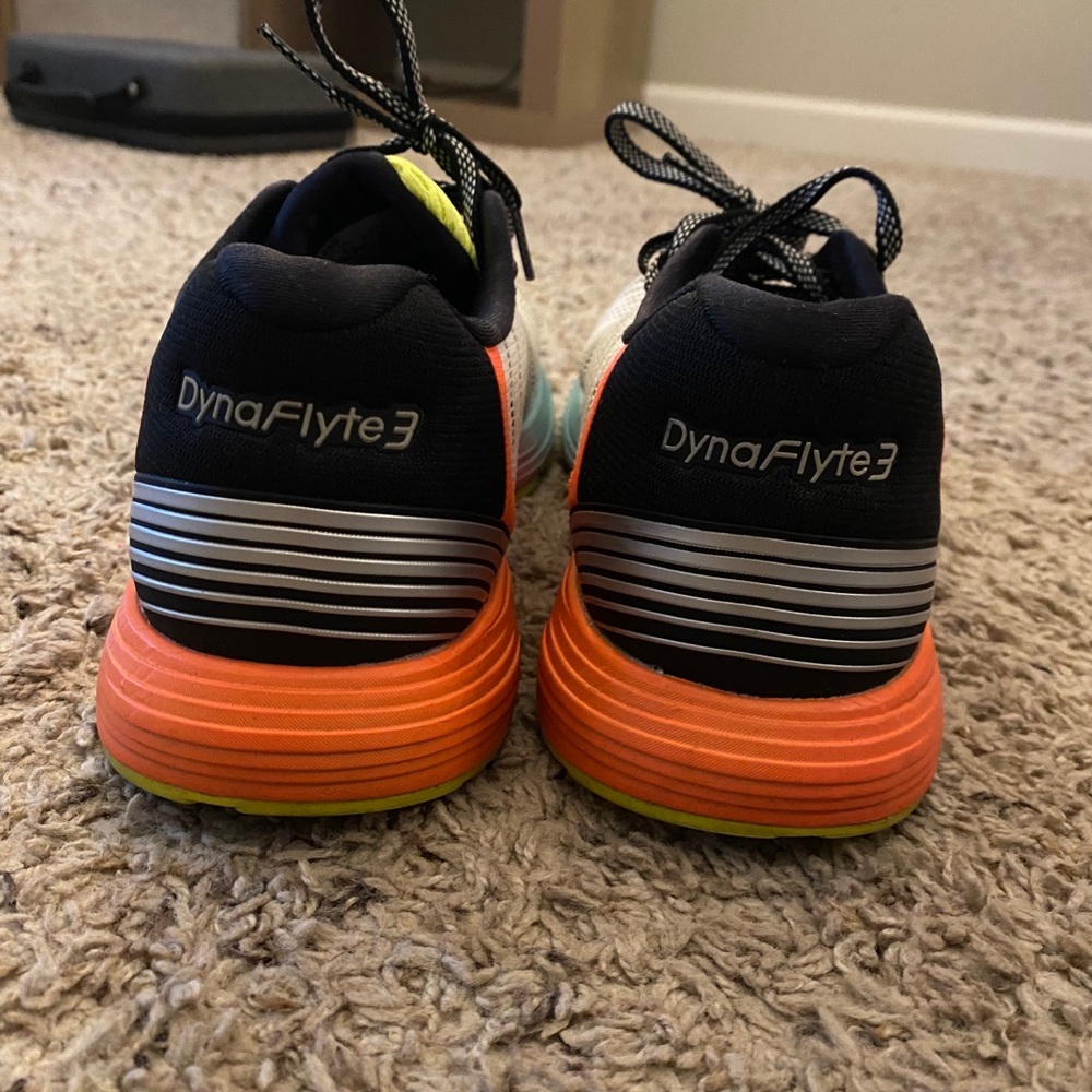 ASICS - Picture 5 of 6